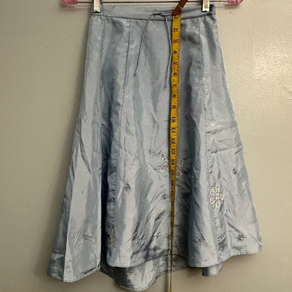 Gap skirt